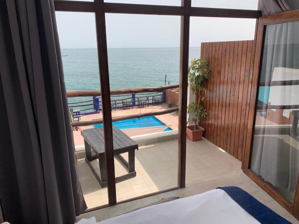 Oceana Surf Camp Hotel ทากาเซาท์ ภายนอก รูปภาพ