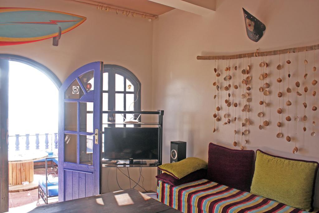 Oceana Surf Camp Hotel ทากาเซาท์ ภายนอก รูปภาพ